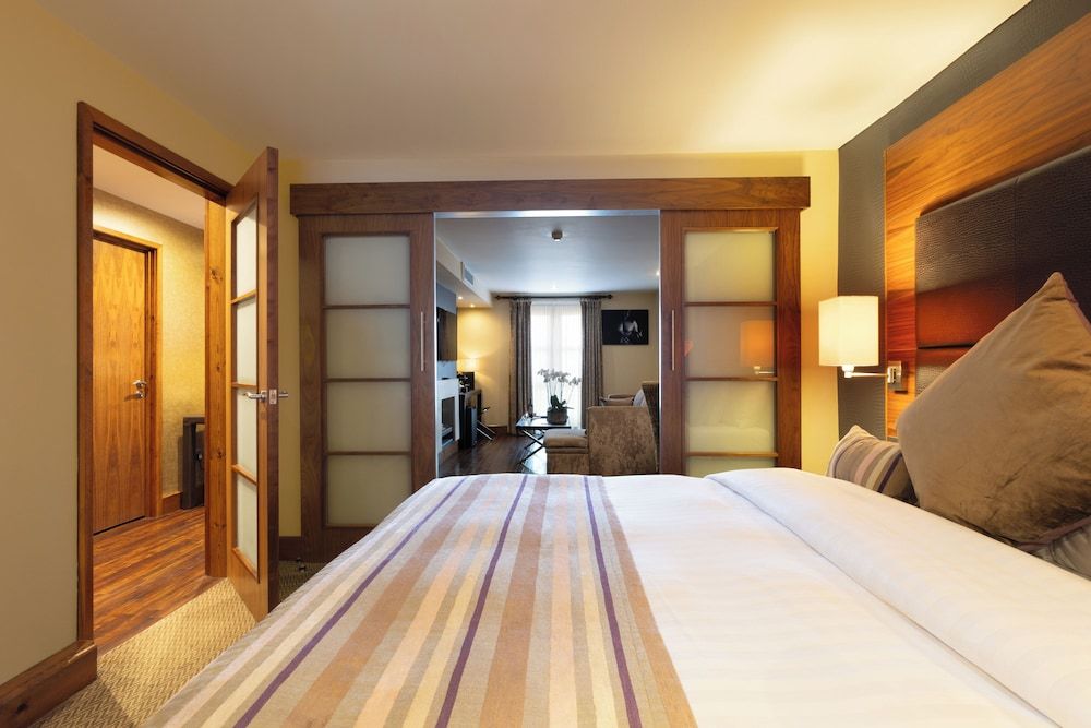 undefined Big Blue Hotel 5