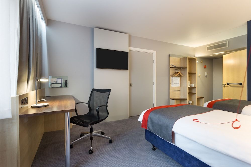 Standard Room, 2 Twin Beds, Accessible (with Free Hot Breakfast)