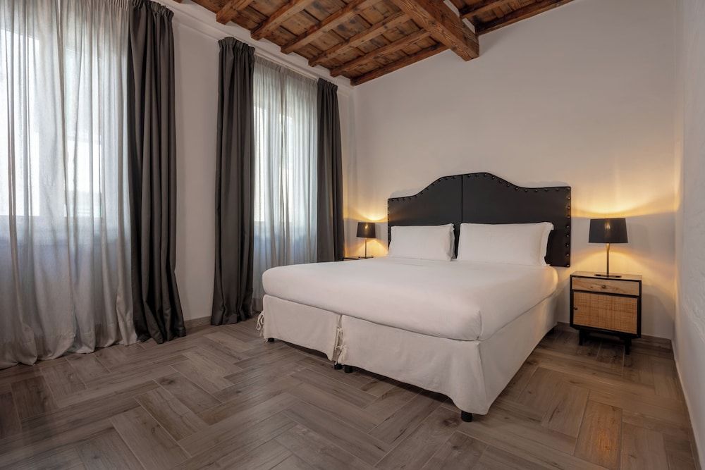 undefined Globus Urban Hotel 10