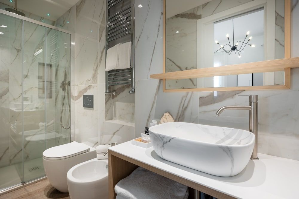 Globus Urban Hotel Deluxe Double Room 4