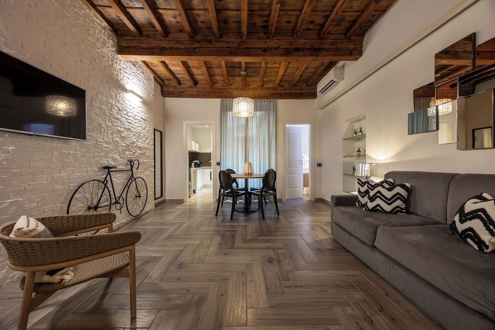 undefined Globus Urban Hotel