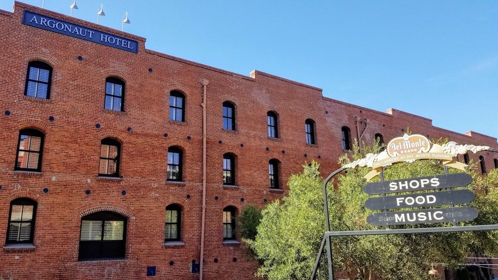 undefined Argonaut Hotel 8