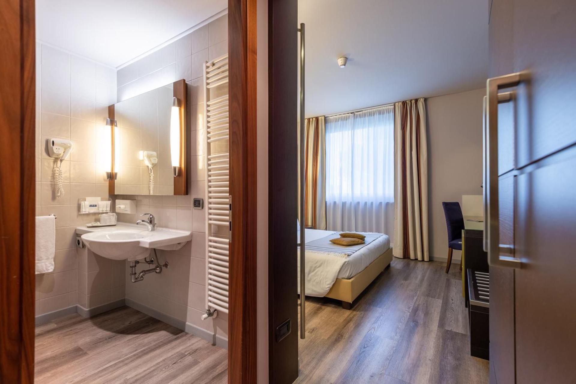 undefined First Hotel Malpensa 9