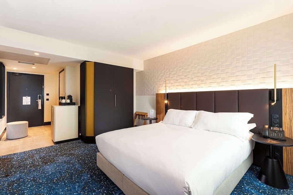 King Accessible Room