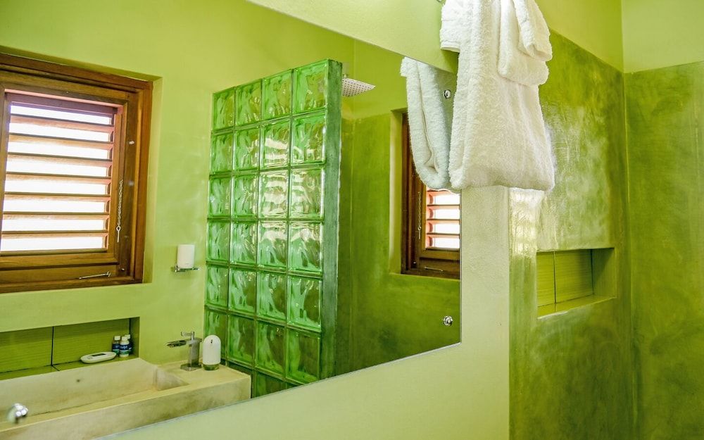 Jakes Cottage, 3 Bedrooms (SeaDragon) 2