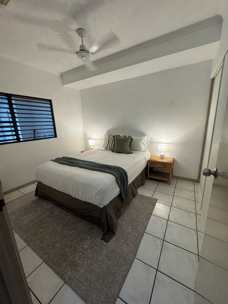Economy Room, 1 Queen Bed