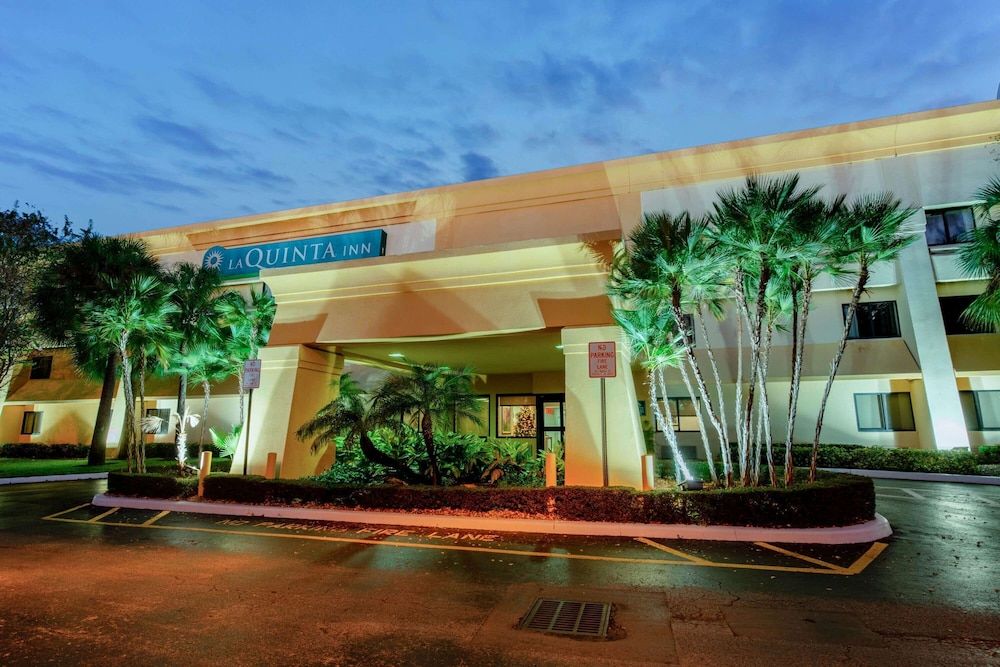 undefined La Quinta Inn by Wyndham Ft. Lauderdale Tamarac East 9