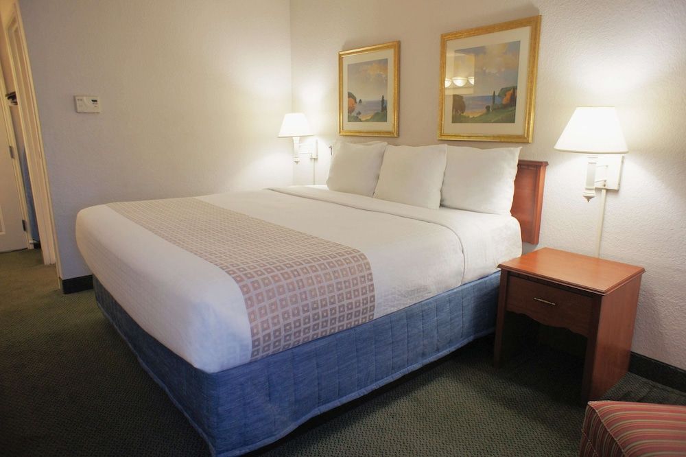 undefined La Quinta Inn by Wyndham Ft. Lauderdale Tamarac East 5