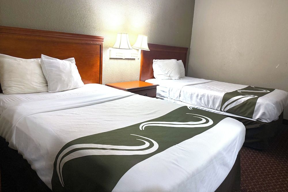 Room (2 Full Beds, Walkin)