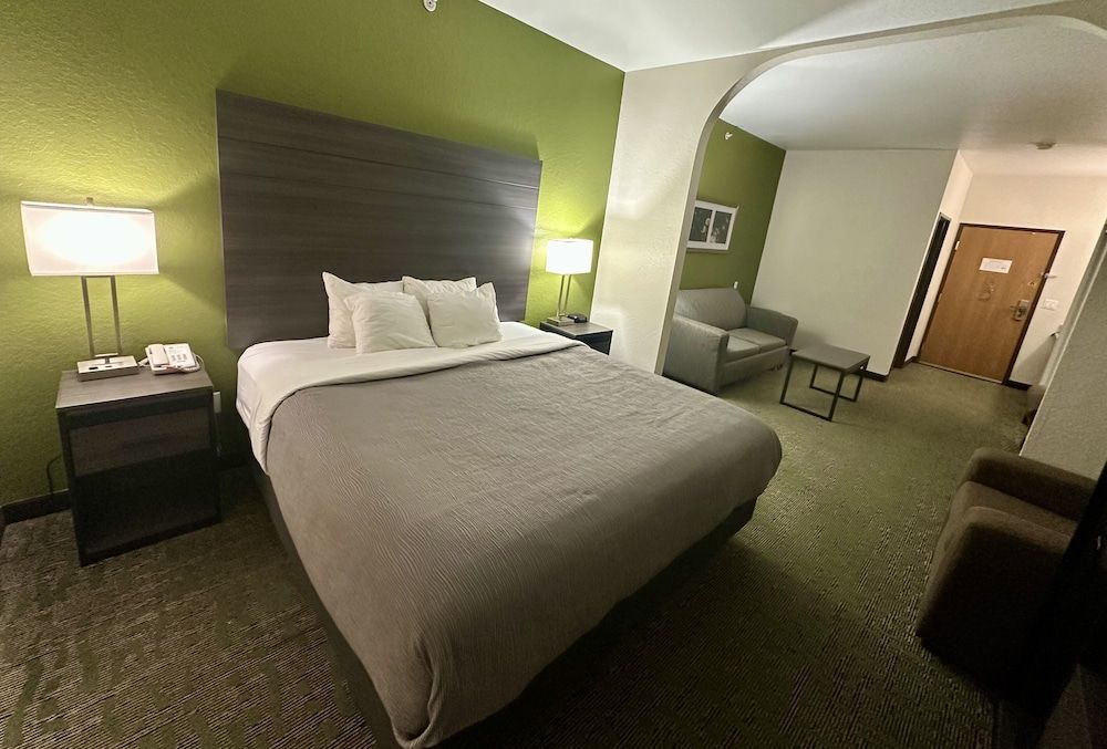 Suite, 1 King Bed, Non Smoking