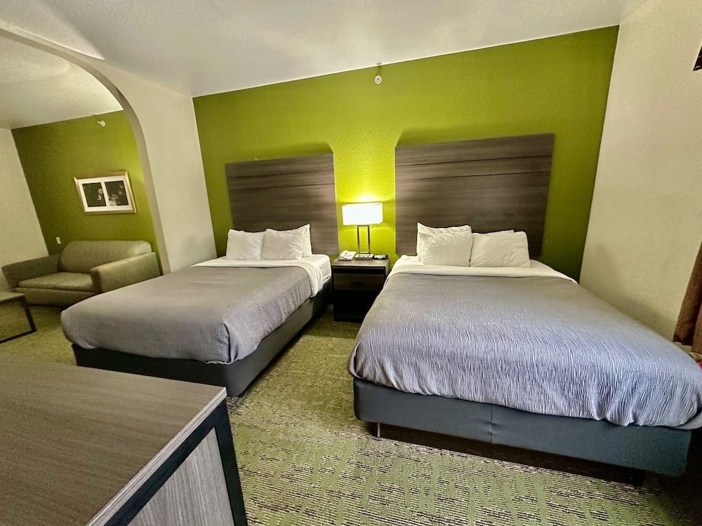Suite, 2 Queen Beds, Non Smoking