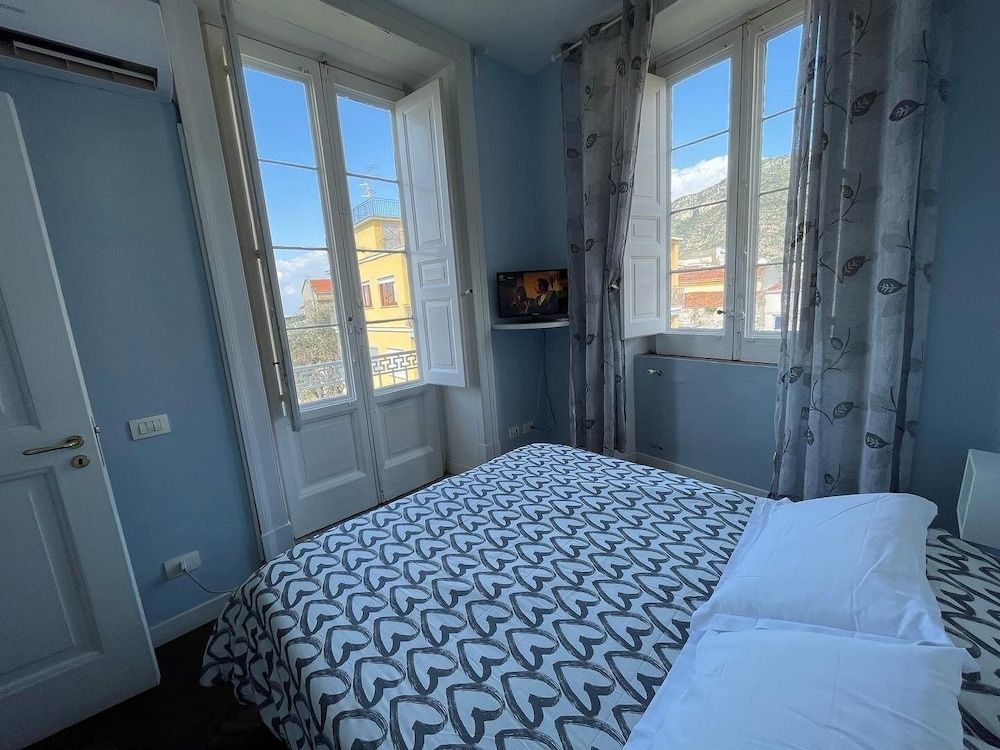 The Secret Garden Relais Standard Double Room, Ensuite 9