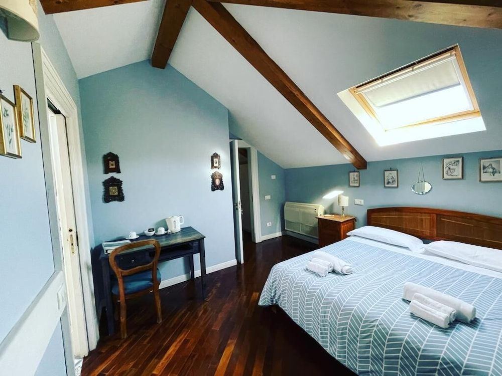 The Secret Garden Relais Standard Double Room, Ensuite 12