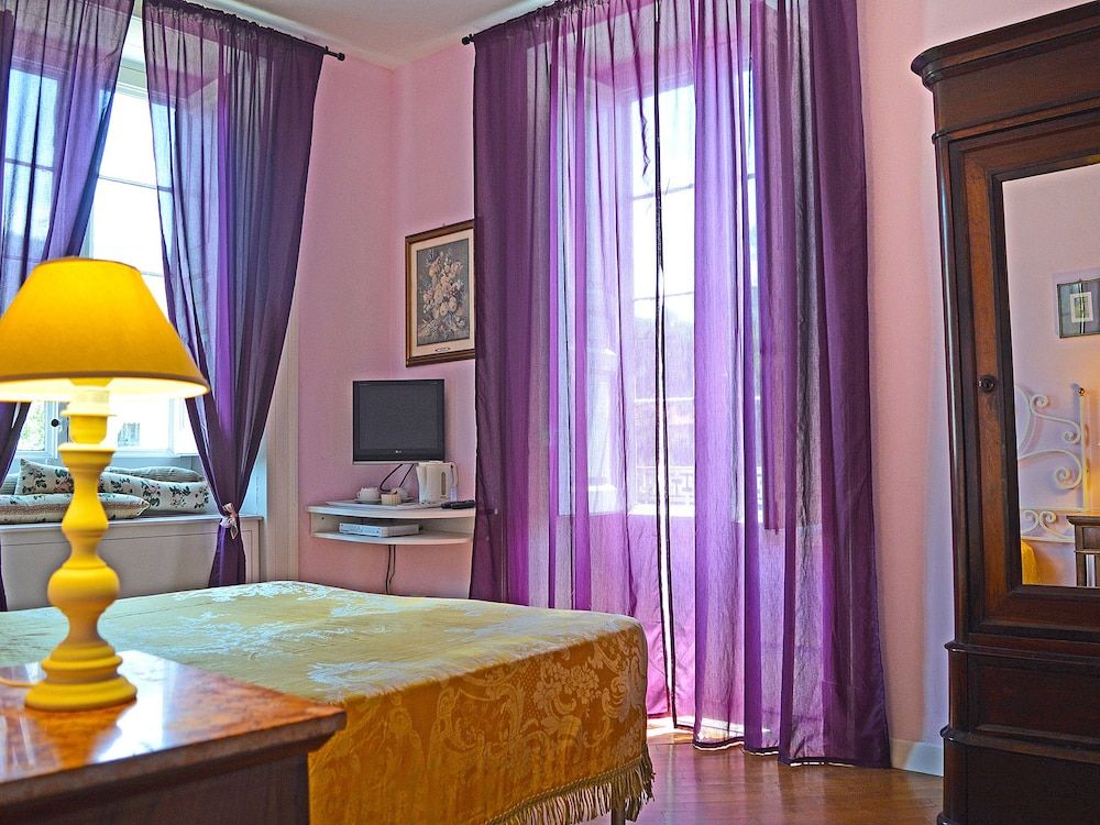 The Secret Garden Relais Standard Triple Room, 1 Double Bed with Sofa bed 13