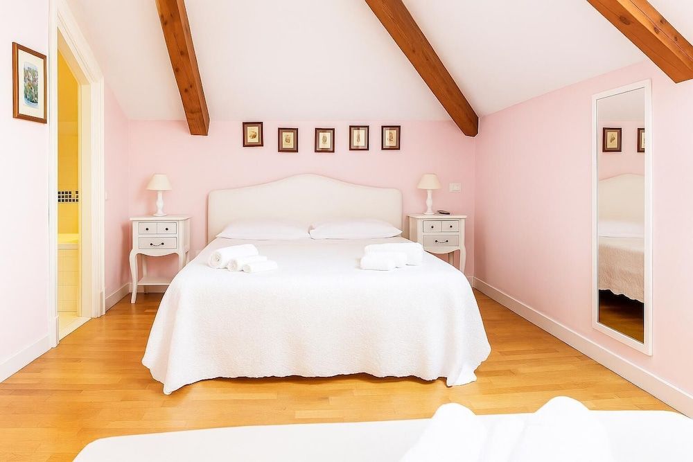 The Secret Garden Relais Standard Double Room, Ensuite 18