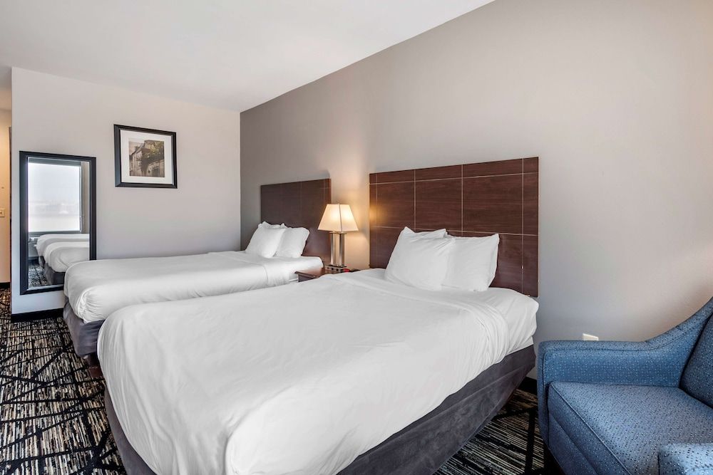 BEST WESTERN PLUS McKinney Inn & Suites Standard Room, 2 Queen Beds, Non Smoking, Refrigerator & Microwave 3