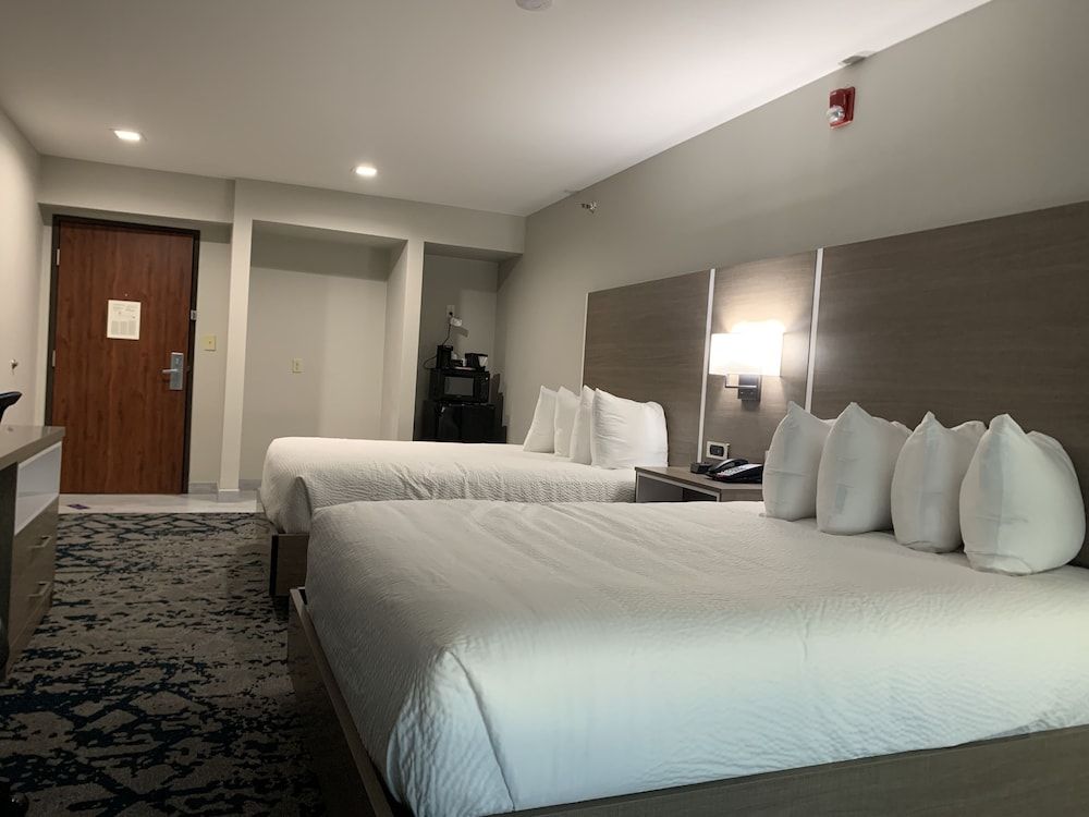 Comfort Inn & Suites Muskogee Room, 2 Queen Beds, Accessible, Non Smoking 6