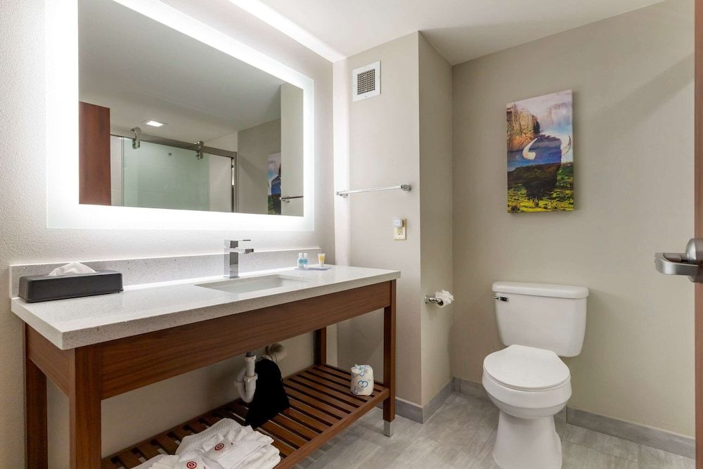 Comfort Inn & Suites Muskogee Room, 2 Queen Beds, Non Smoking 4