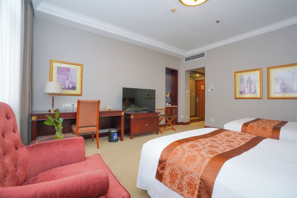 Luxury Room, 2 Twin Beds, City View