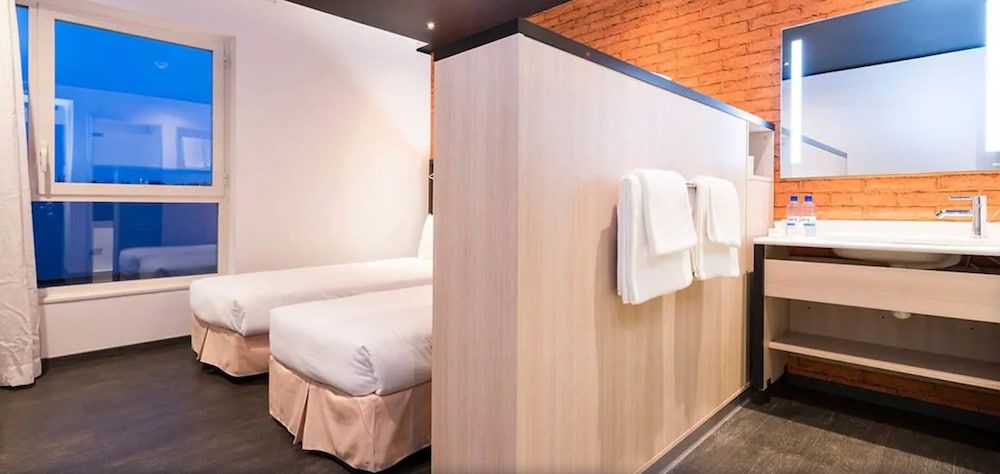 ONOMO Hotel Kigali Standard Twin Room 2