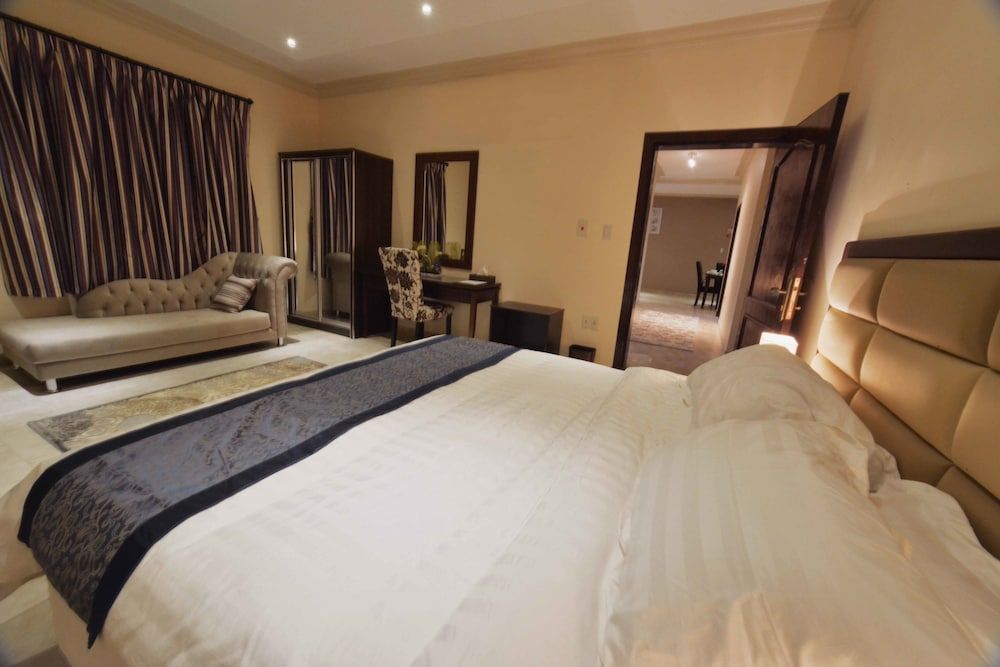 undefined City suites 10