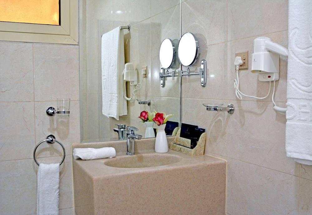 Golden Bujari Hotel Al Dhahran Deluxe Double Room 12