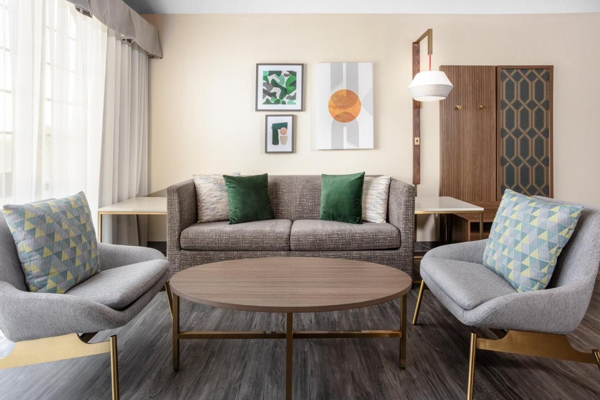 1 Bedroom Suite Kitchenette
