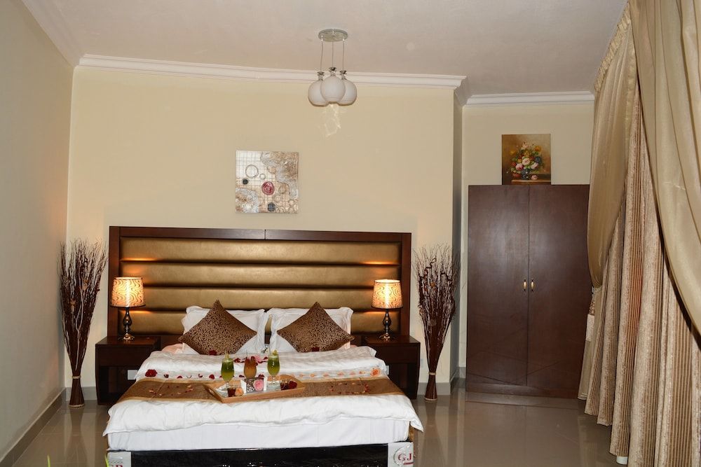 undefined Diamond Suites 5