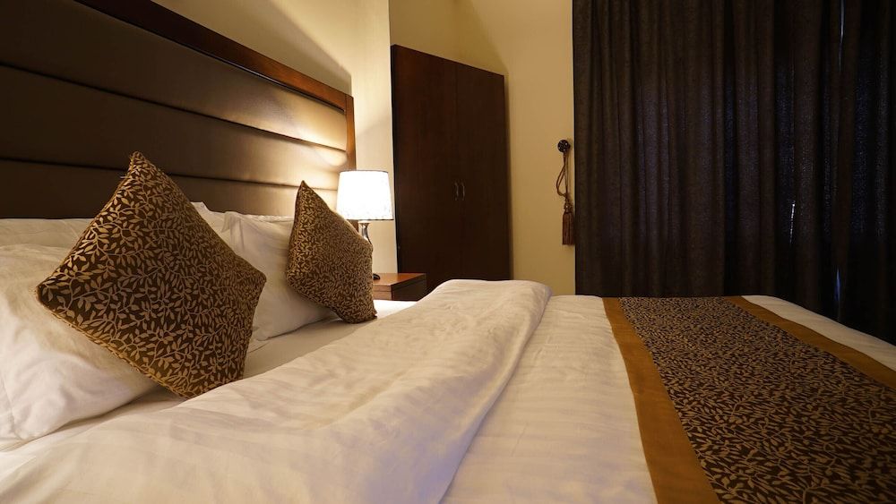 undefined Diamond Suites 6