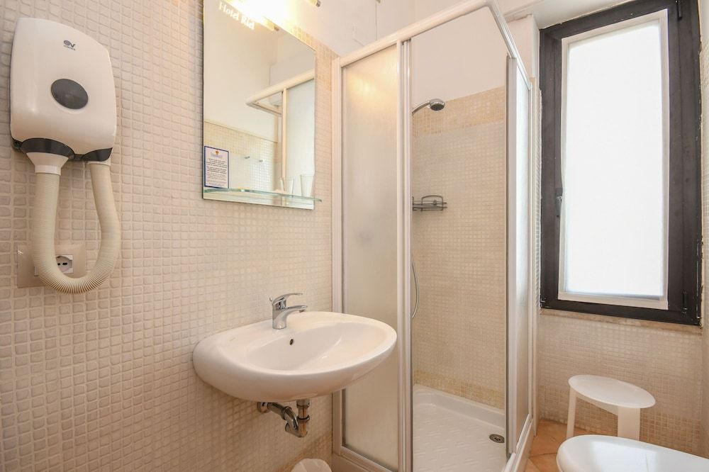 Hotel Riel Room, 2 Double Beds 7