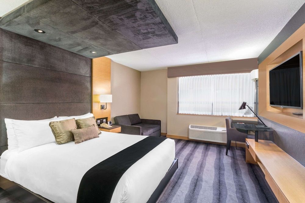 Deluxe Room, 1 Queen Bed