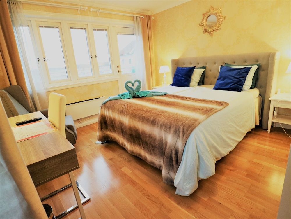 Vänerport Lakefront Double Room 11