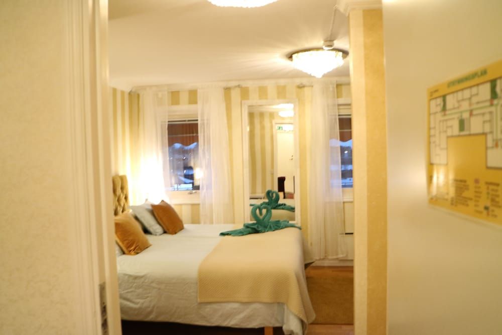 Vänerport Lakefront Double Room 8