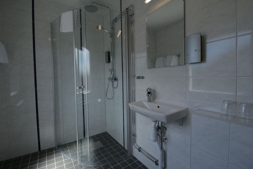 2Home Hotel Gävle Superior Double or Twin Room, 2 Twin Beds 6