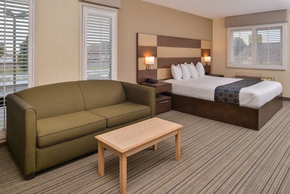 Good Living Inn Suite, 1 King Bed, Non Smoking 3