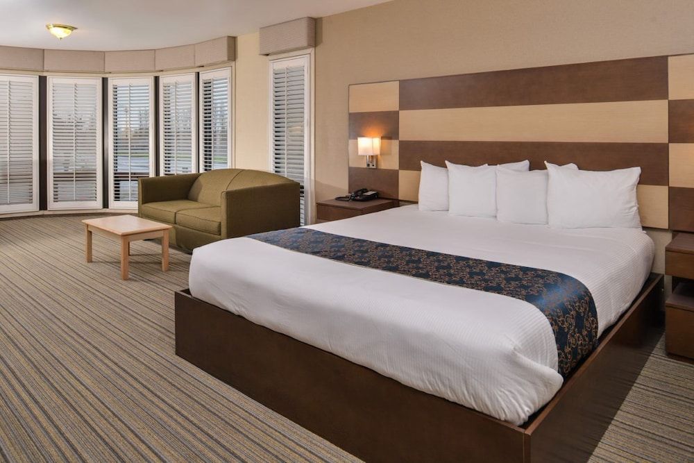 Good Living Inn Suite, 1 King Bed, Non Smoking 4