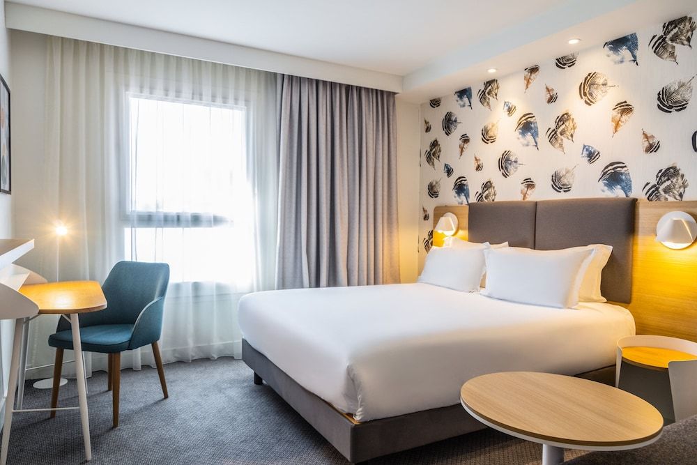 Standard Room, 1 Queen Bed with Sofa bed