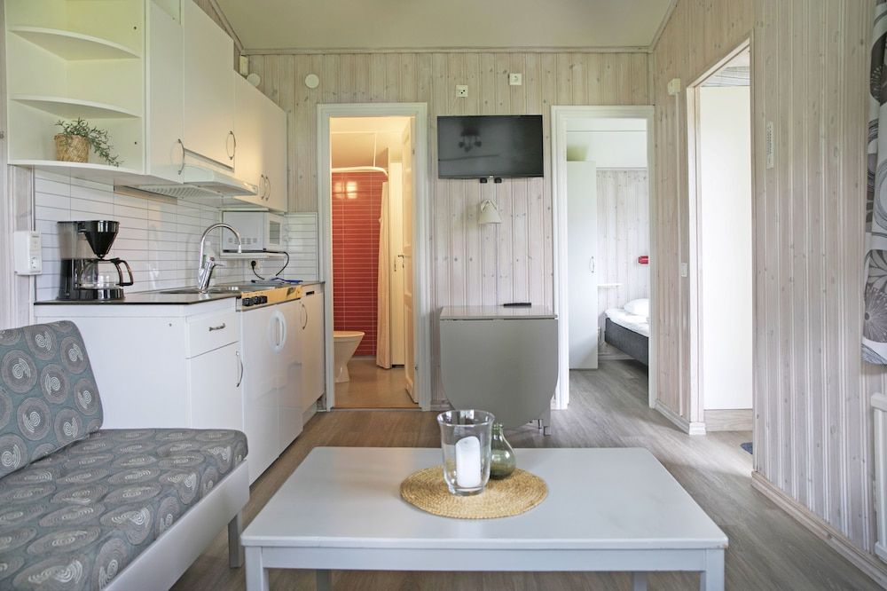 Cabin (excluding bed linen)