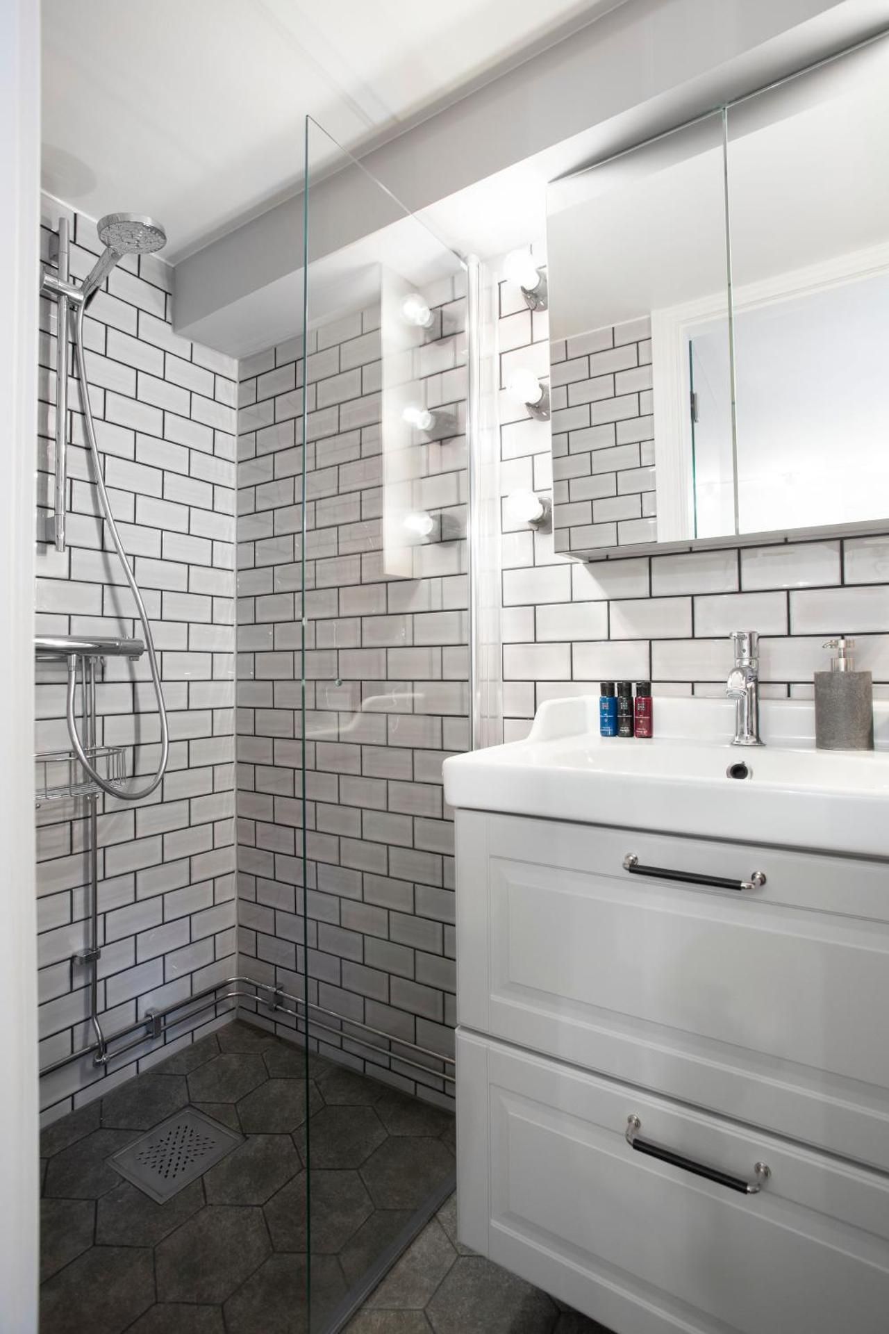 Single Room - Ground Floor