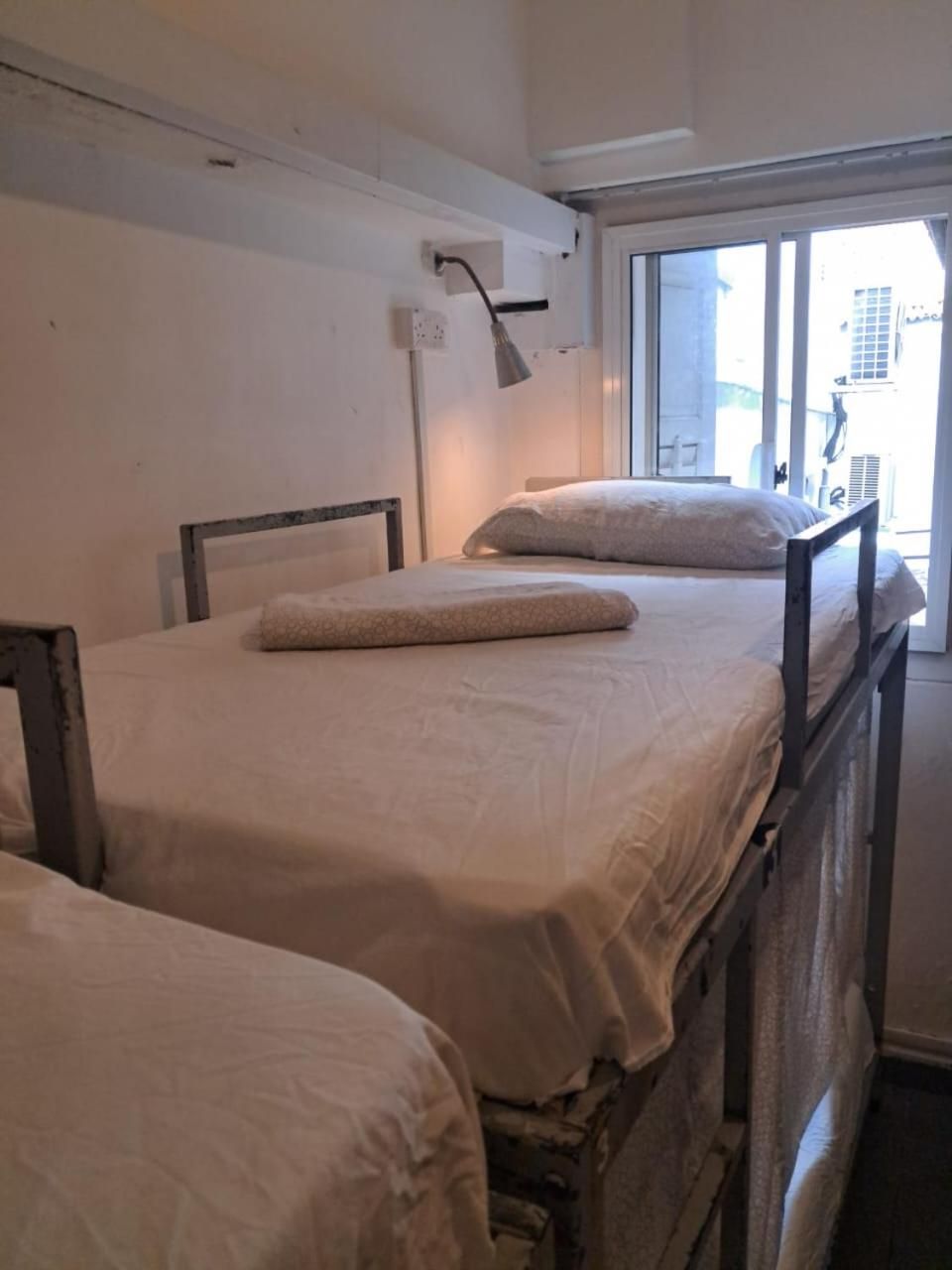 Bed in 8-Bed Mixed Dormitory Room
