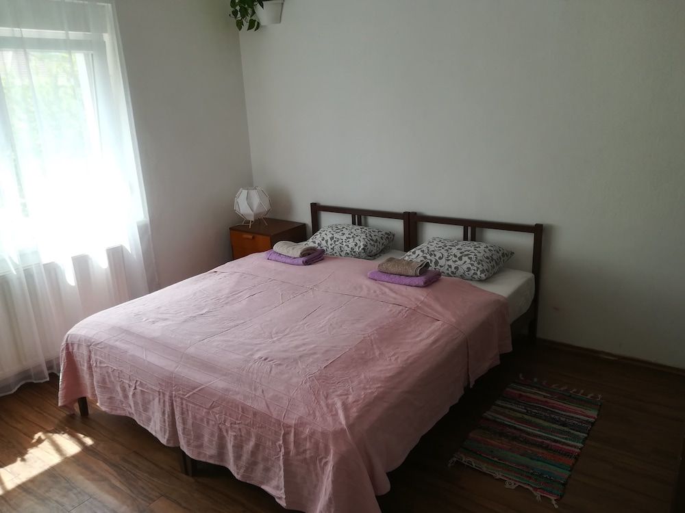 Family Guesthouse GreenSLO Quadruple Room, Shared Bathroom 4