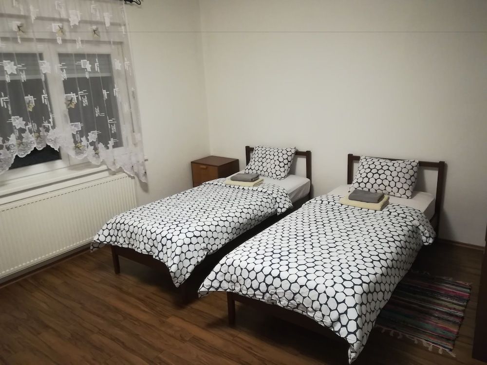 Family Guesthouse GreenSLO Quadruple Room, Shared Bathroom 9