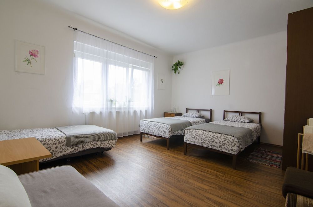 Family Guesthouse GreenSLO Quadruple Room, Shared Bathroom 12