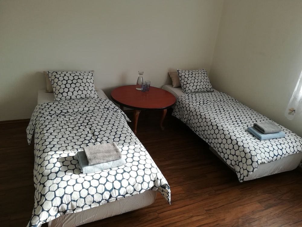 Family Guesthouse GreenSLO Quadruple Room, Shared Bathroom 5