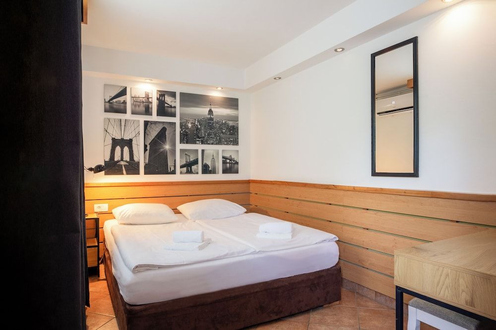 Economy Room