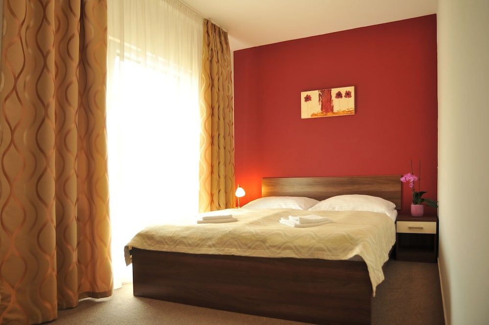 Melrose Apartments 2 Comfort Apartment (with free garage parking) 2