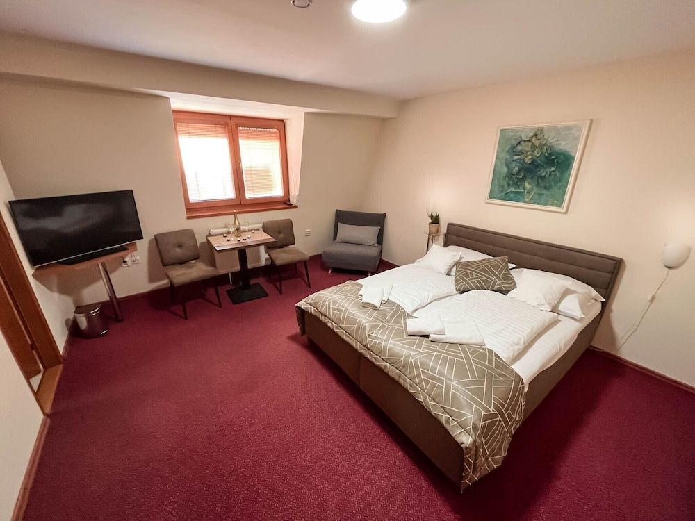 Penzion Tavel Comfort Double or Twin Room 2