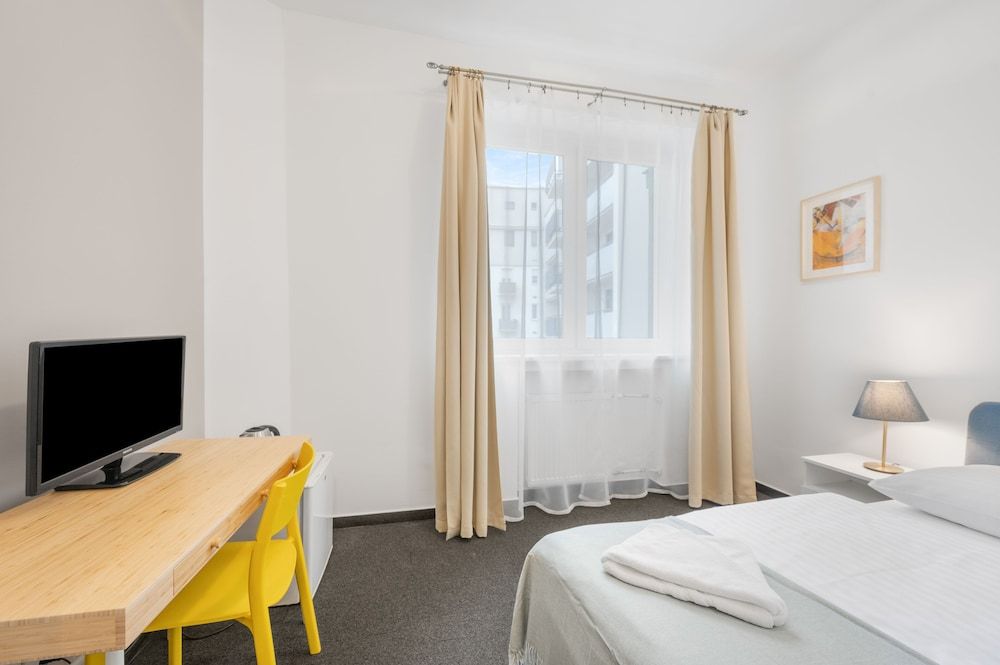 Pension Petit Standard Single Room, 1 Twin Bed, Private Bathroom, Courtyard Area 2