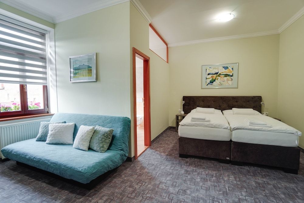 Penzión Hradbová Business Double Room (Extra bed)