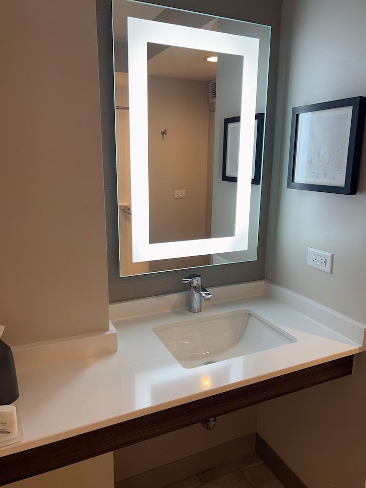 undefined Holiday Inn Chicago – Midway Airport S by IHG 7